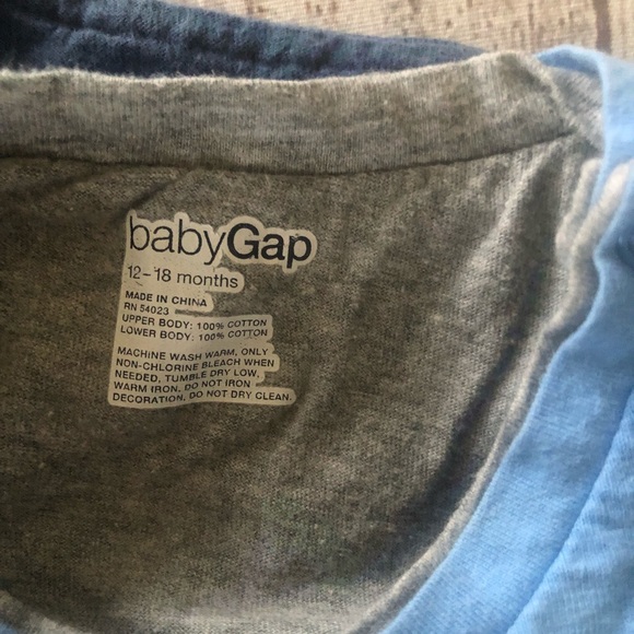 Gap Baby 2 Bodysuit Tees Long Sleeve 12-18 mo - Picture 4 of 4